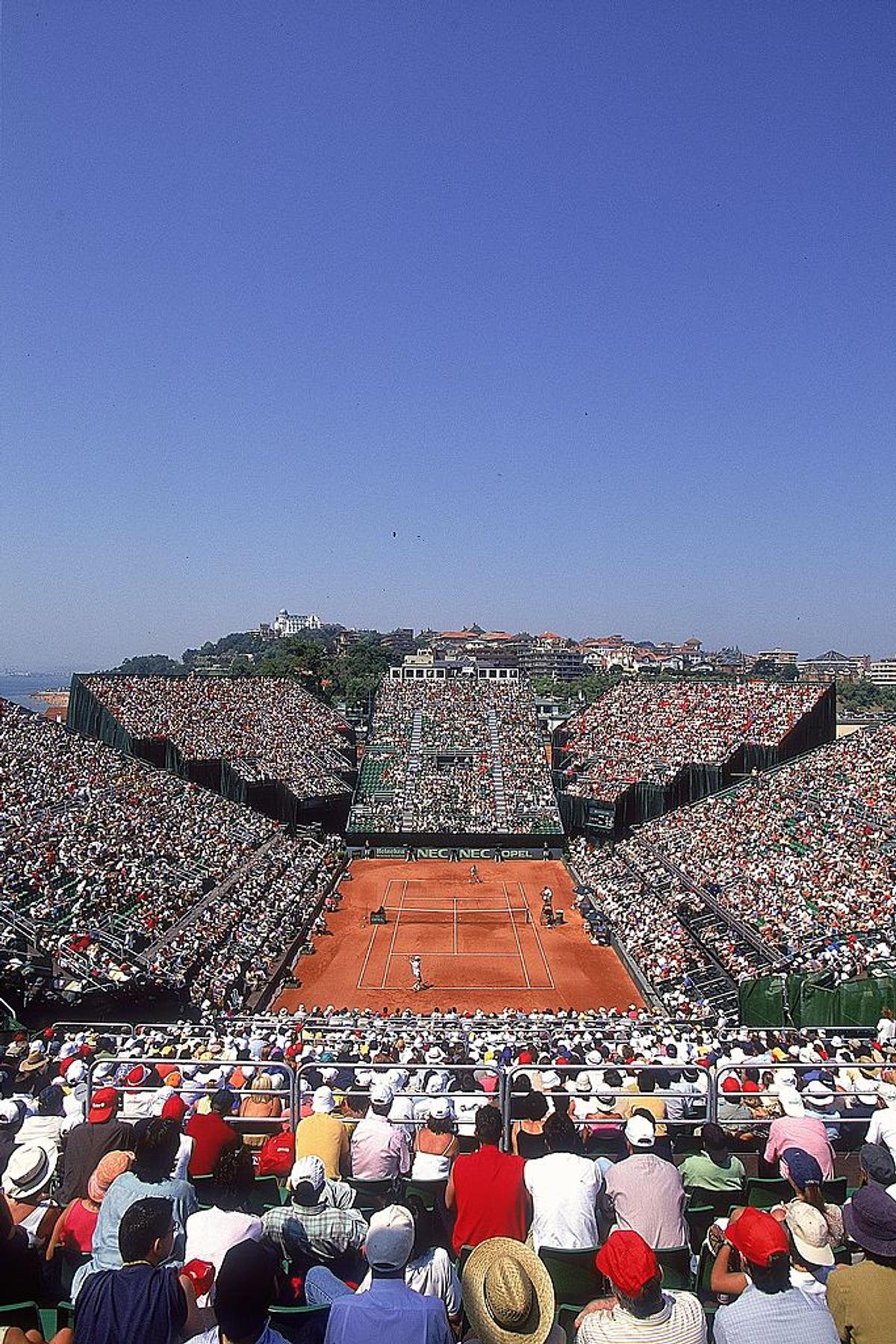 Arena sportivă intrată în istorie! Imagini uimitoare de la malul mării