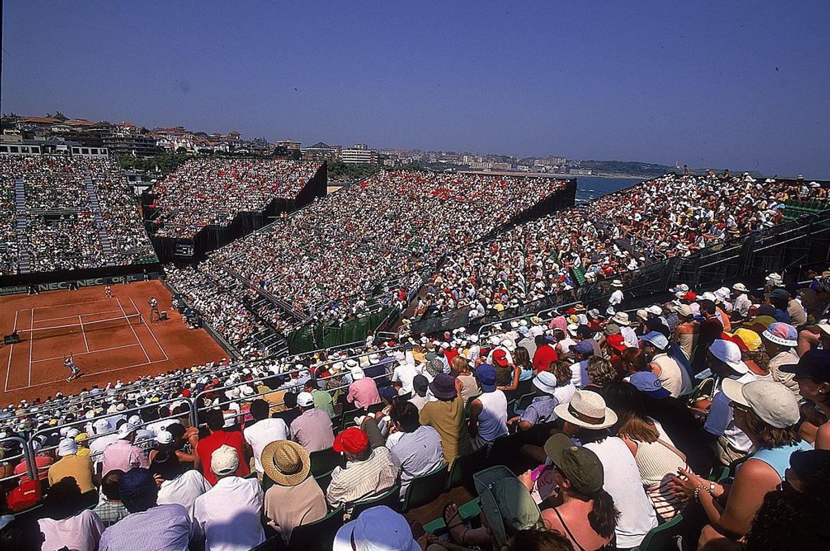 Arena sportivă intrată în istorie! Imagini uimitoare de la malul mării