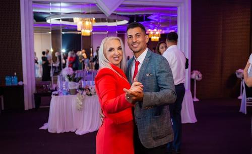 Walace da Silva, 33 de ani, este brazilian, dar s-a stabilit de la 20 de ani în România și și-a făcut un rost printre noi. Vorbește românește, gândește românește, a ajuns să se considere sută la sută român.