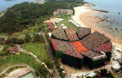 Arena sportivă intrată în istorie! Imagini uimitoare de la malul mării