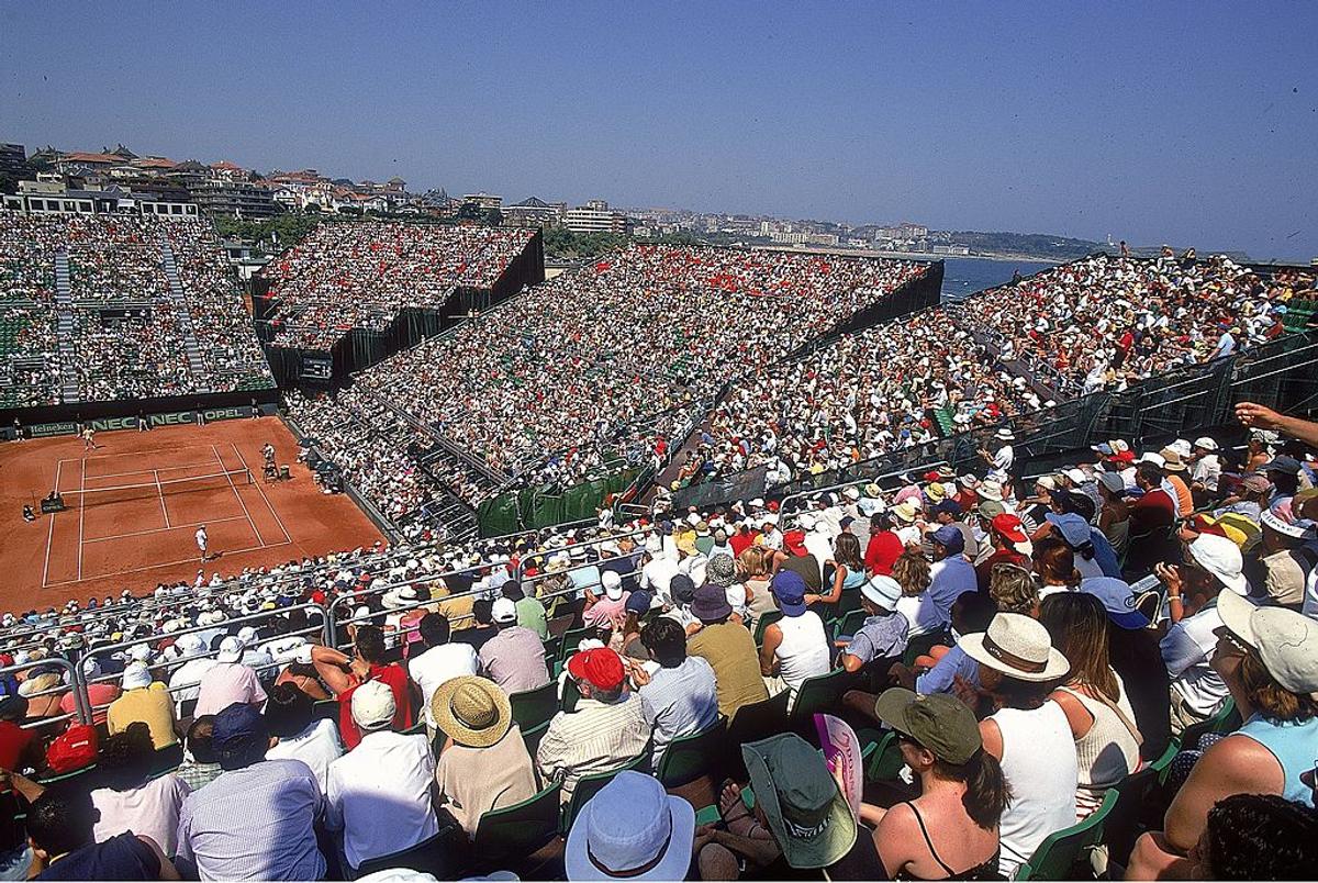 Arena sportivă intrată în istorie! Imagini uimitoare de la malul mării