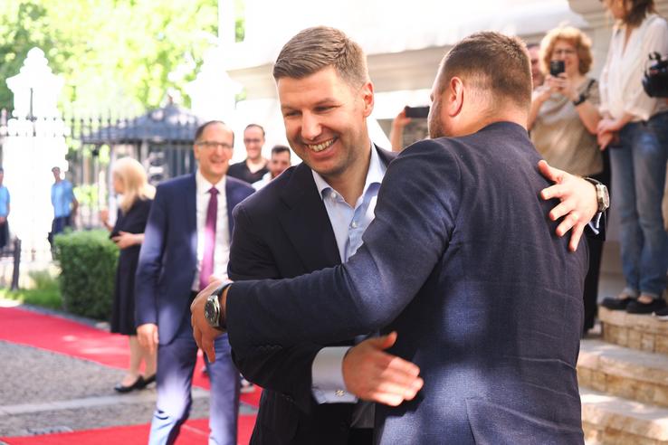 Thomas Hitzlsperger şi Marius Niculae FOTO: Ionuţ Iordache (gsp.ro)