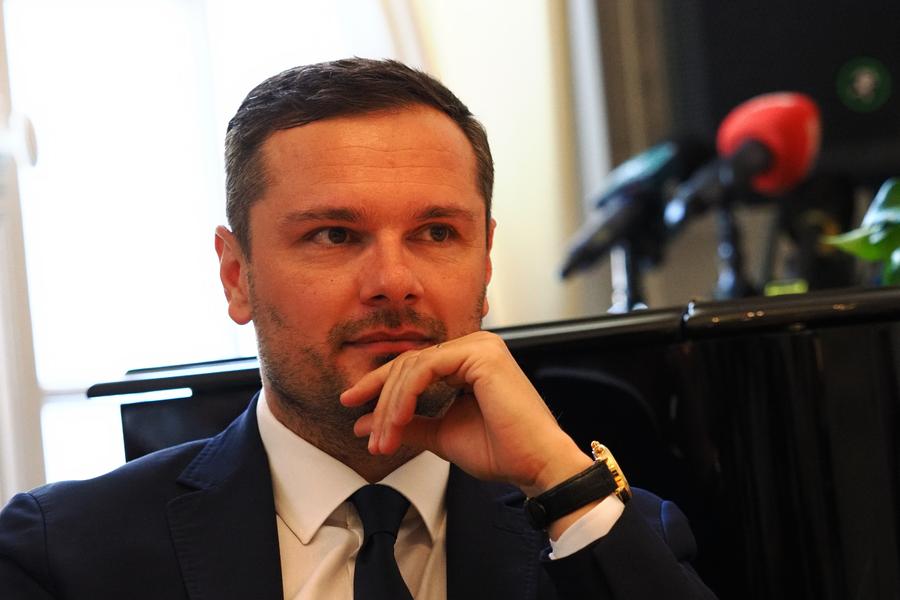 Vlad Munteanu a bifat câteva cluburi importante în carieră, precum Dinamo, Energie Cottbus, Wolfsburg sau Auxerre Mircea Lucescu, la Rapid? Cum trebuie să negocieze Dan Șucu: „Vreți să-l convingeți? Faceți asta! Soția lui s-a săturat”