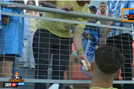 Unui fotbalist spaniol i s-au oferit bani pentru tricoul lui » Ce reacție a avut mijlocașul față de fanul insistent