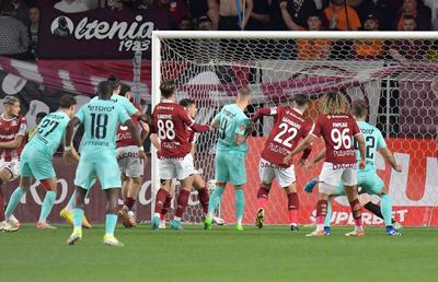 Eșecul cu CFR Cluj le-a fost fatal! Trei jucători de la Rapid, excluși din lot de Bergodi pentru meciul cu Sepsi