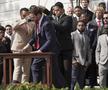 JD Vance a scăpat trofeul chiar în fața lui Donald Trump