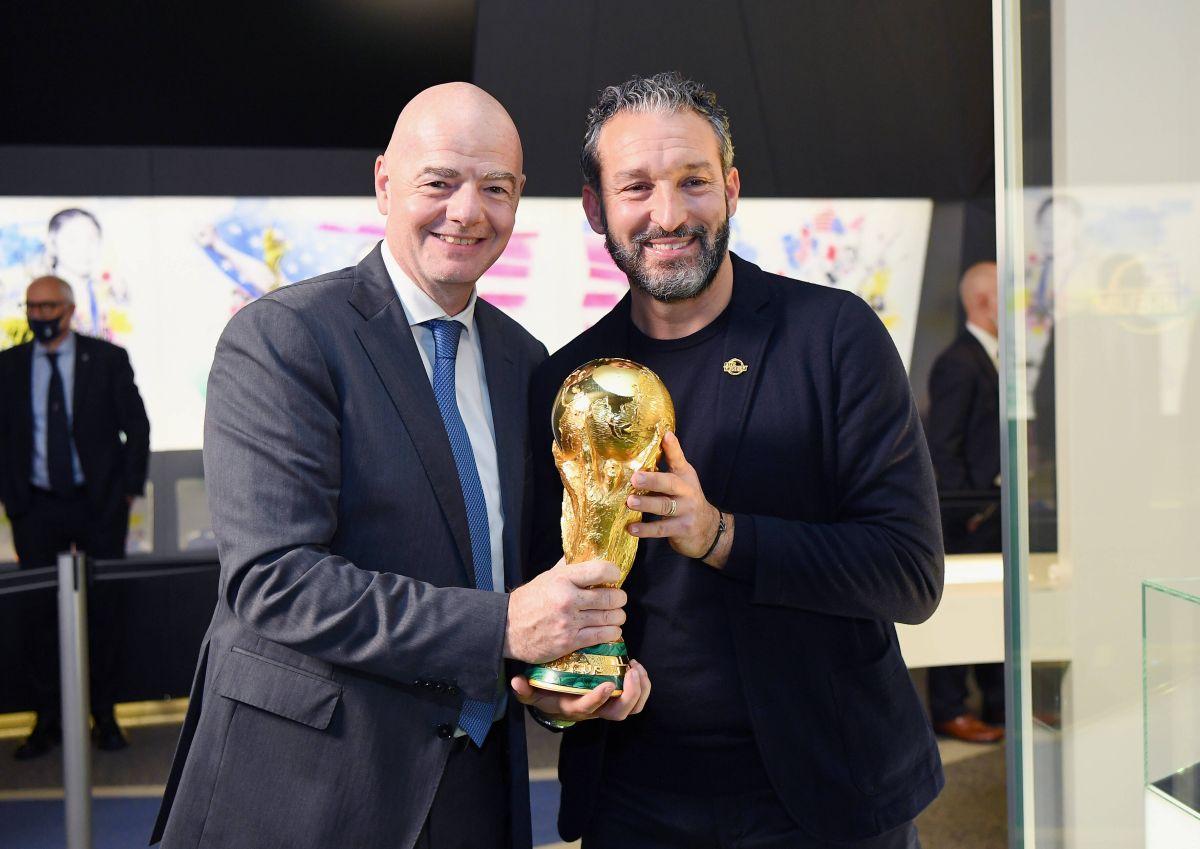 Gianluca Zambrotta abia mai poate umbla din cauza strâmbării teribile a picioarelor!