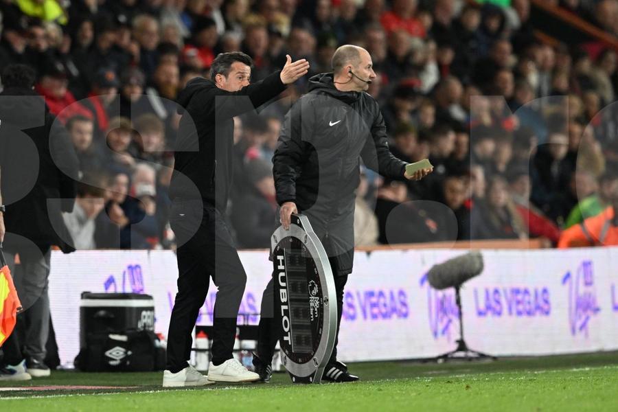 Marco Silva și arbitrul Tim Robinson / Foto: Imago Images Nume-surpriză pentru banca tehnică a lui Juventus » Antrenorul favorit a câștigat campionatul în două țări!