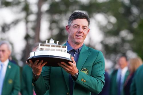 Rory McIlroy cu trofeul Masters-ului Foto: Imago Images