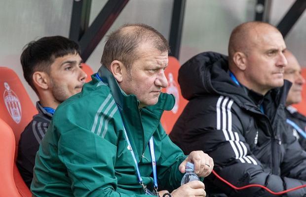 De ce pierde Dorinel toate meciurile? » „A acceptat să facă un lucru pe care nu-l mai făcuse de aproape două decenii”