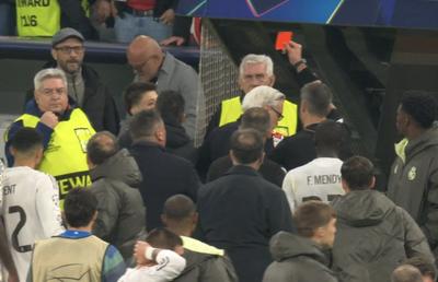 Haos la finalul meciului Bayern - Real Madrid » Arda Guler l-a urmărit pe „central” către vestiare