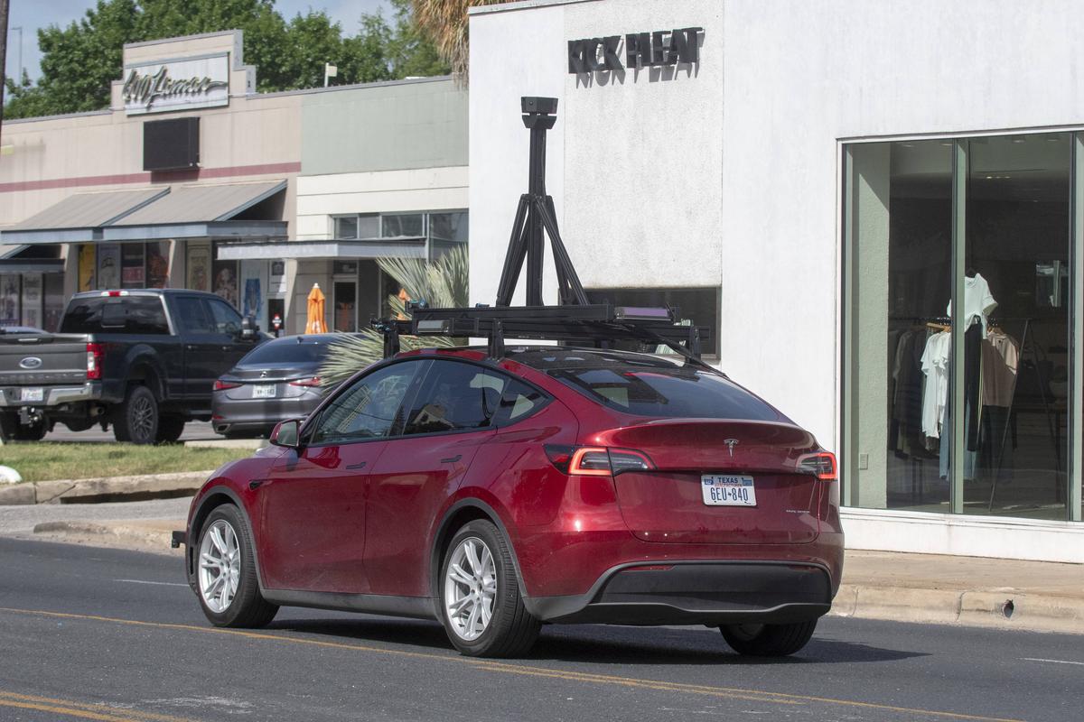Moment istoric: prima țară din Europa care a autorizat modelele Tesla care se conduc singure