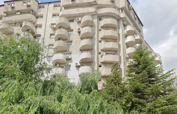 Bloc din centrul Bucureștiului cu apartamentele închiriate, scos integral la vânzare