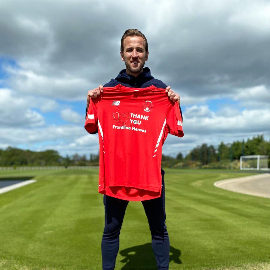 Harry Kane nu a uitat de unde a plecat » Starul din Premier League, sponsor în liga a patra!