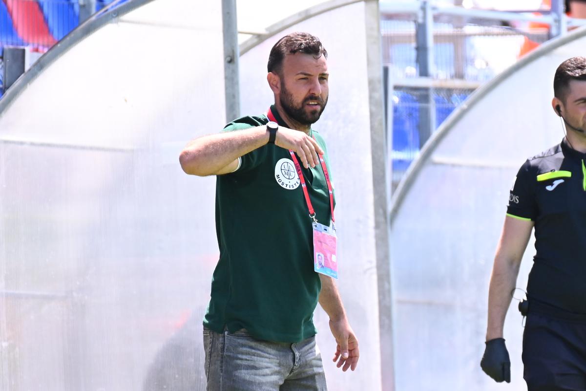Oprița se gândeşte că ar putea fi dat afară de la CSA Steaua: „Dacă nu se promovează, nu am cum să rămân!”