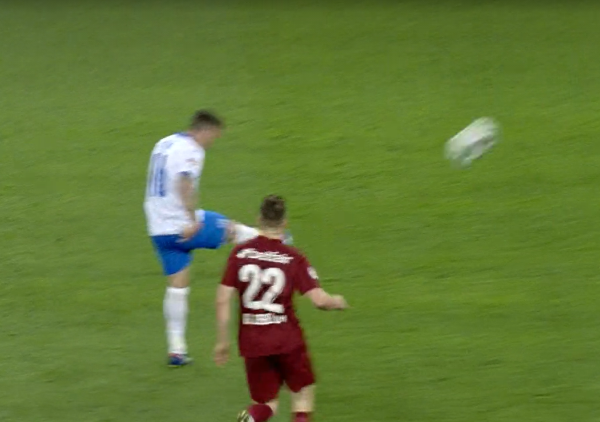 Ar fi meritat stadionul plin! Gol de generic în CS U Craiova - CFR Cluj + marcatorul a ieșit în lacrimi de pe teren!