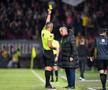 Ca un leu în cușcă » Dan Petrescu, un singur moment de liniște în derby-ul cu CSU Craiova! Cum a fost surprins pe bancă