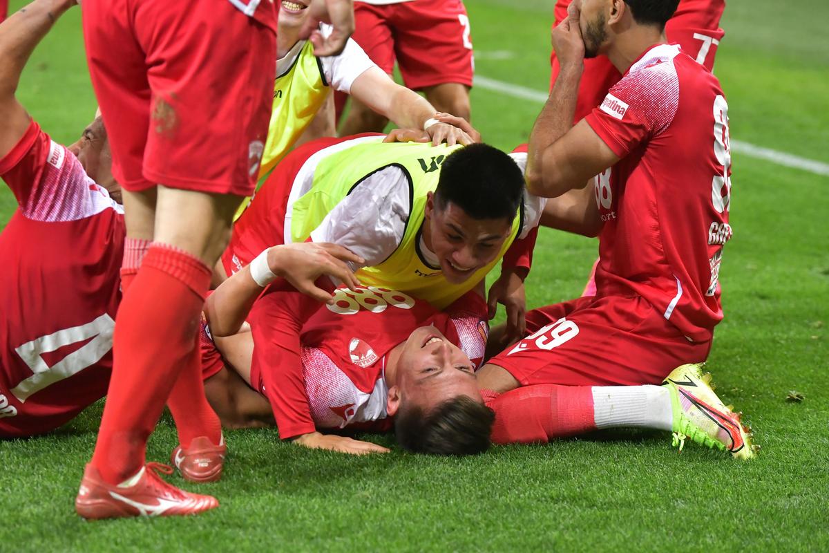 Dinamo - CSA Steaua 3-0 » Burcă-taka apropie „câinii” de Liga 1! Dinamo i-a năucit pe rivalii de la CSA Steaua