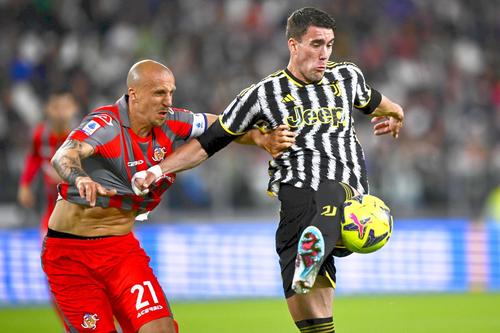 Vlad Chiricheș, fundașul român (33 de ani), a primit nota 7 în Gazzetta dello Sport, foto: Imago