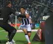PAOK Salonic, echipa antrenată de Răzvan Lucescu (55 de ani), a învins-o pe Panathinaikos, scor 4-1, în runda cu numărul #35 a campionatului grec și a urcat pe primul loc.