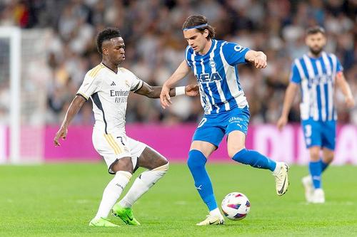 Ianis Hagi (25 de ani) a fost titular pentru Alaves în meciul cu Real Madrid, din etapa #36 din La Liga. Internaționalul român a încercat un gol fabulos, de la 60 de metri/ foto: Instagram