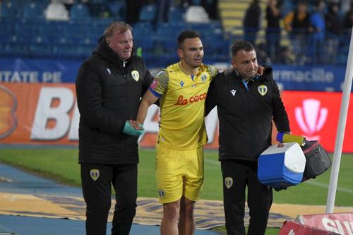 Iustin Răducan s-a accidentat în Iași - Petrolul, foto: Facebook FC Petrolul Ploiești
