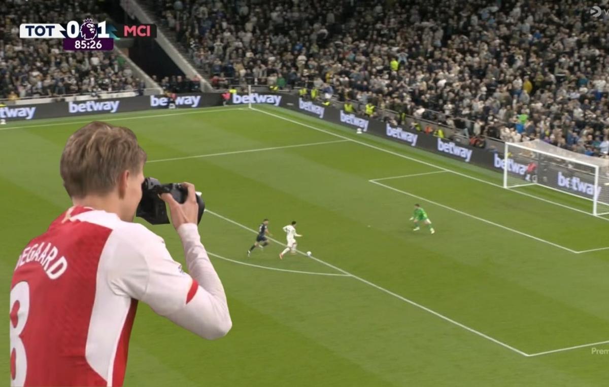Drăgușin a pierdut meciul cu Manchester City, dar ținta glumelor a fost Arsenal! Cele mai tari meme-uri apărute pe internet