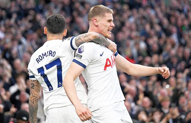 Tottenham scârțâie » A numit 3 poziții de întărit în vară: „Nevoia de un fundaș central e evidentă!”
