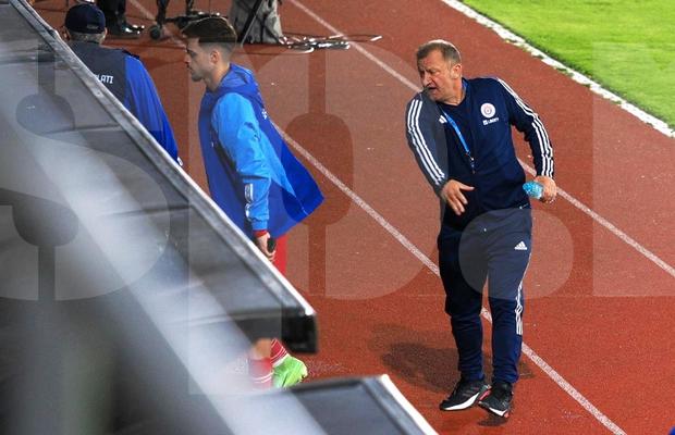 Nici golul nu-l mai mulțumește » Dorinel Munteanu, un car de nervi după ce Oțelul a deschis scorul: „Go, go!” + Și-a împins jucătorii!