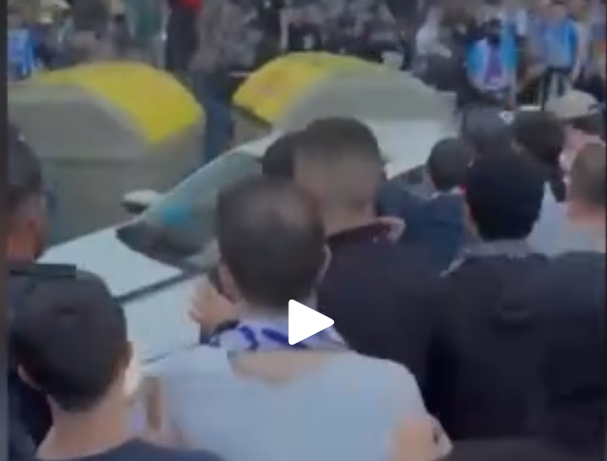 Scene șocante, înainte de Espanyol - Barcelona: a intrat cu mașina în mulțimea de suporteri, lângă stadion! Atenție, imagini cu puternic impact emoțional!