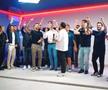 Manea de titlu pentru FCSB » Olaru, Tănase și Cisotti la filmări: „Ș-am ajuns în fruntea ligii / Datorită lu' nea Gigi”
