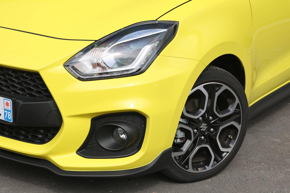 Cum arată modelele de Suzuki Swift primite de fanii dinamoviști