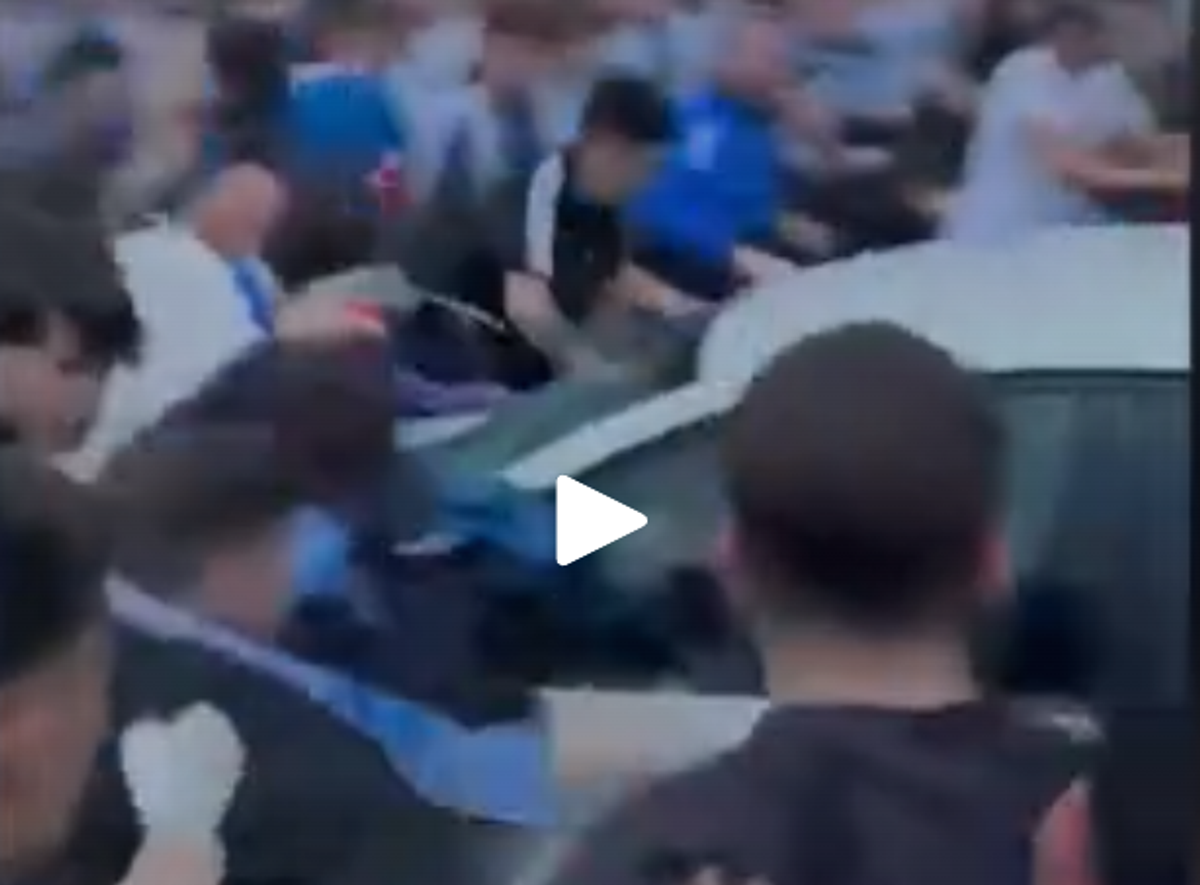 Scene șocante, înainte de Espanyol - Barcelona: a intrat cu mașina în mulțimea de suporteri, lângă stadion! Atenție, imagini cu puternic impact emoțional!