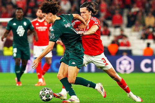 Alvaro Carreras, într-un duel cu AC Monaco în Liga Campionilor // foto: Guliver/gettyimages