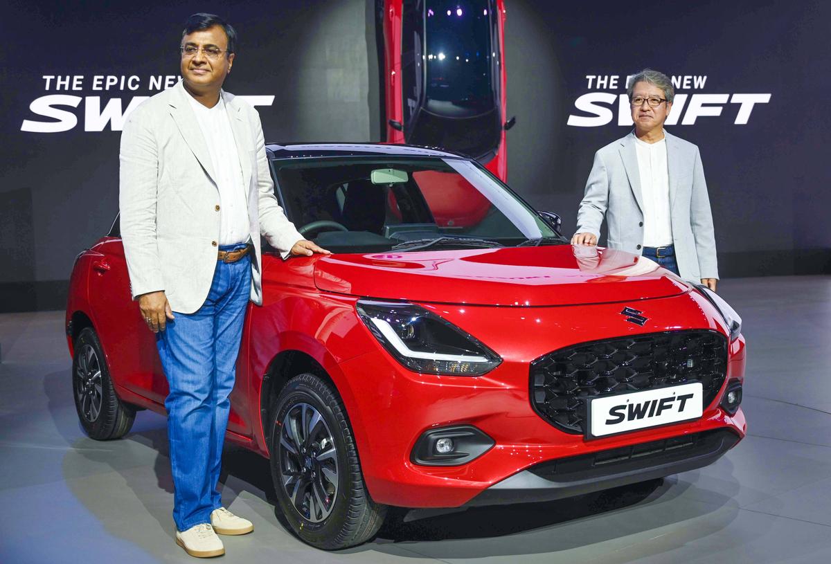 Cum arată modelele de Suzuki Swift primite de fanii dinamoviști