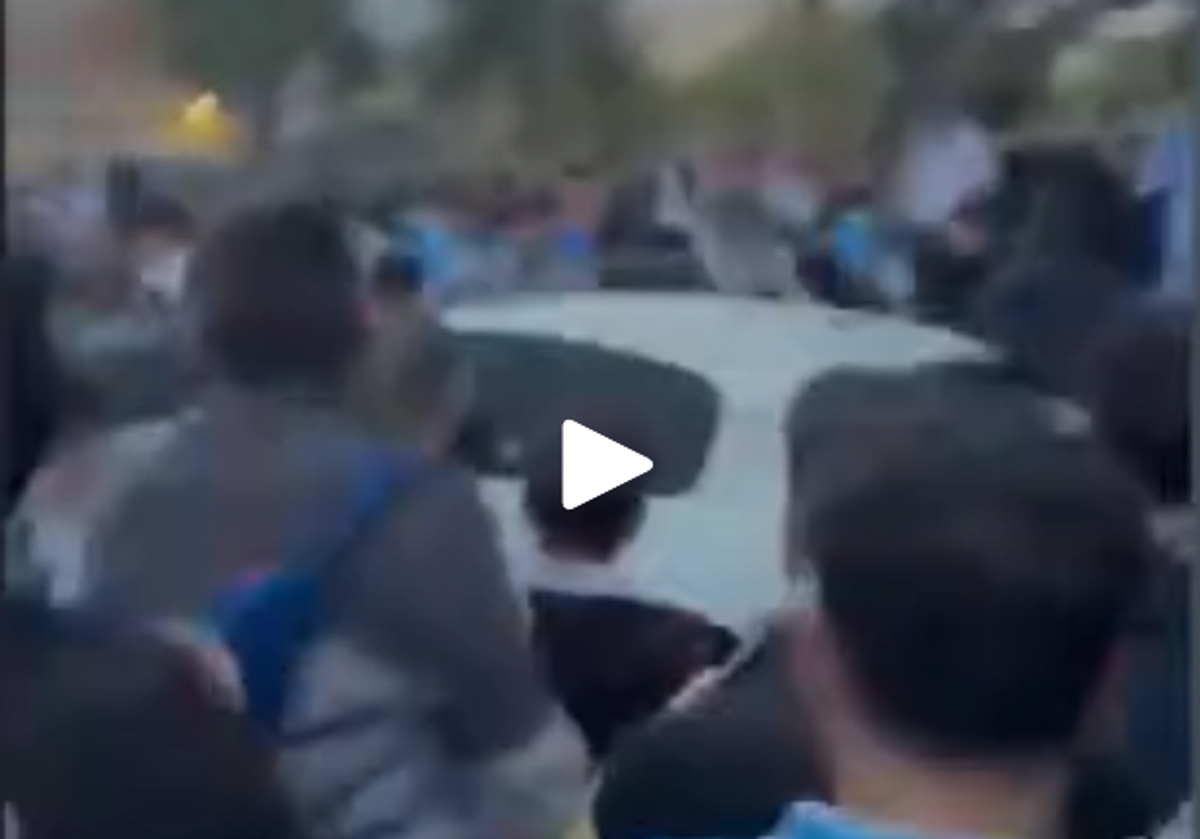 Scene șocante, înainte de Espanyol - Barcelona: a intrat cu mașina în mulțimea de suporteri, lângă stadion! Atenție, imagini cu puternic impact emoțional!