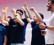 Manea de titlu pentru FCSB » Olaru, Tănase și Cisotti la filmări: „Ș-am ajuns în fruntea ligii / Datorită lu' nea Gigi”