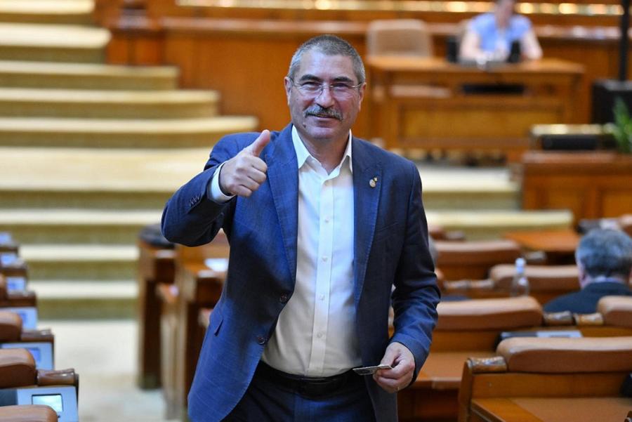 Vasile Cîtea se află în funcția de președinte al Federației Române de Box din 2016 Președintele FR Box, atac la Dorel Simion după acuzațiile din investigația GSP: „Să-i transmiteți acest mesaj!” » Despre sportivul care reprezintă România, fără să fie naturalizat: „Care e problema?”