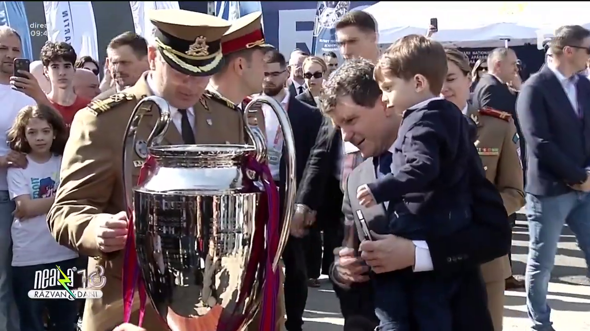 Cupa Campionilor, „păzită” de rachete și tancuri! » Nicușor Dan, momente inedite lângă trofeul cucerit de Steaua