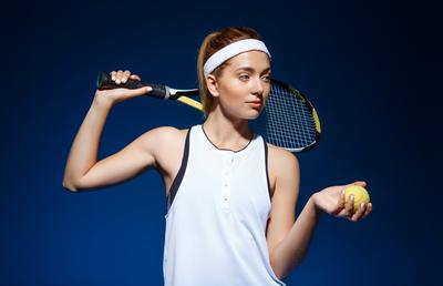 Cum alegi racheta de tenis potrivită, ghid simplu pe niveluri