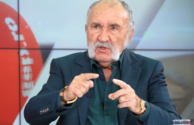 O țară l-a lăsat mască pe Ion Țiriac: „Noi nu facem nici măcar o canalizare”