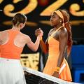 Elina Svitolina și Coco Gauff după duelul de la Australian Open din 2026, unde s-a impus jucătoarea din Ucraina FOTO Imago Images
