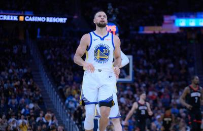 Cât a licitat o persoană pentru a lua masa cu Steph Curry și cu unul din cei mai bogați oameni ai lumii! Suma e uriașă
