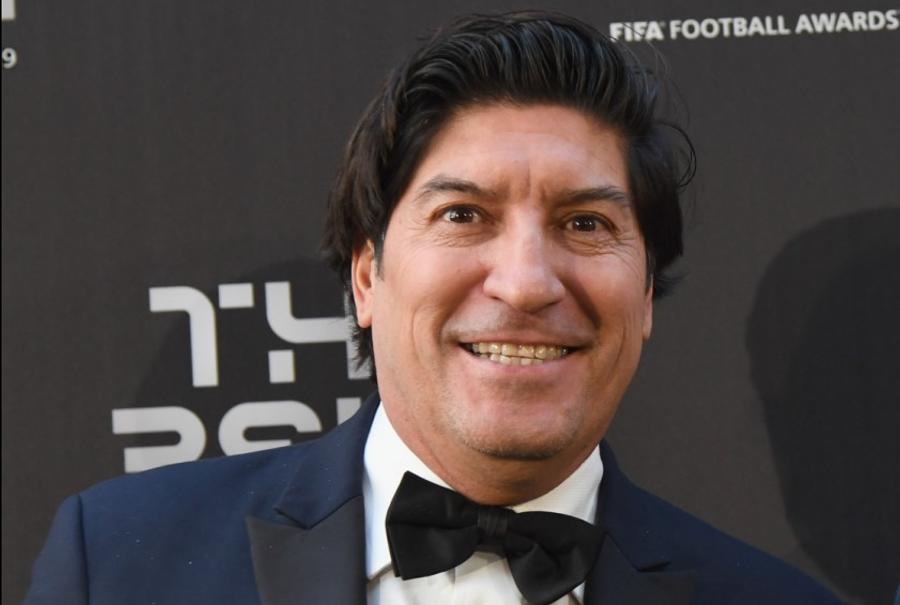 Ivan Zamorano, fostul atacant al lui Inter, a jucat 16 meciuri sub comanda lui Mircea Lucescu, având 5 goluri și un assist / Foto: GettyImages Legendarul Ivan Zamorano a vorbit despre Cristi Chivu: „Are stil și caracter. Poate deschide un ciclu la Inter!”