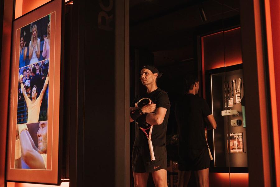 Imagine din interiorul muzeul Rafa Nadal, deschis la academia sa din Manacor Foto: X/Academia Rafa Nadal S-a redeschis muzeul Academiei Rafa Nadal » Experiență interactivă și obiecte de colecție pe două niveluri