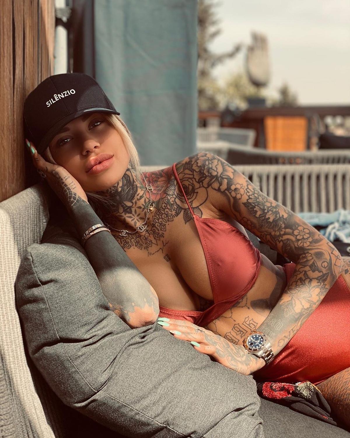 Încântătoare! Iubita lui Theo Hernandez a confiscat Mondialul: pe cine susține