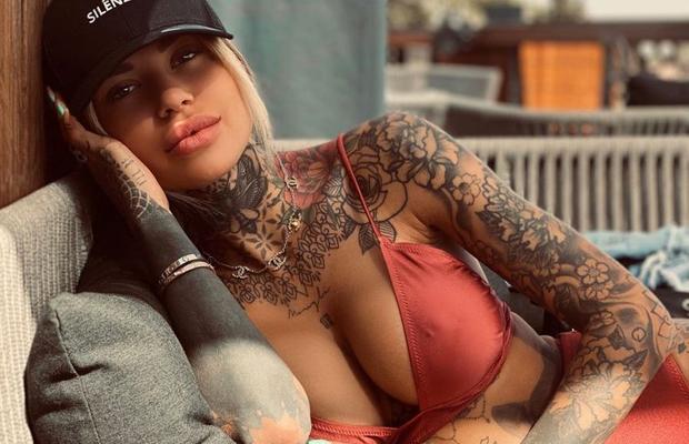 GALERIE FOTO După ce s-a iubit cu Sergio Aguero, „Tigroaica din Verona” are acum o relație cu un jucător de la AC Milan