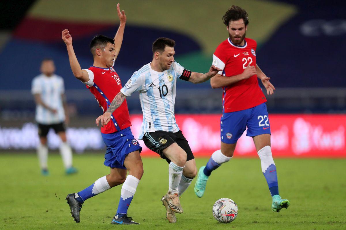 Argentina - Chile 1-1 + omagiu pentru Diego Armando Maradona