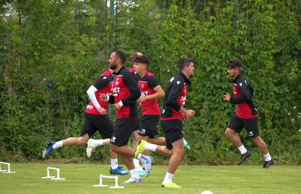 Dinamo s-a reunit, problemele continuă: doi „grei” și-au depus memorii + echipa a rămas fără doctor!