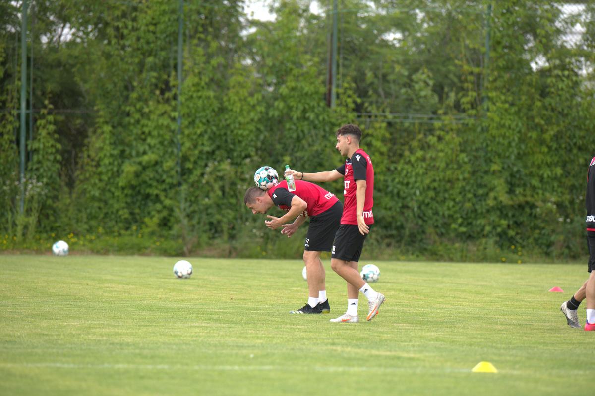 Dinamo s-a reunit, problemele continuă: doi „grei” și-au depus memorii + echipa a rămas fără doctor!